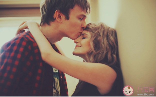 有哪些給男生的戀愛忠告 給男生的戀愛忠告小建議