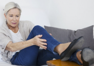 中老年人經常腿抽筋怎么改善 中老年容易腿抽筋一定是缺鈣嗎