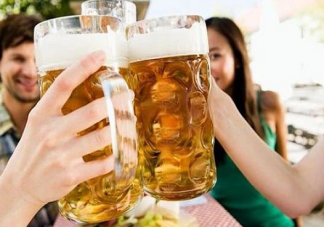 白酒和啤酒哪一種對肝臟的傷害大 一次醉酒肝臟多久恢復