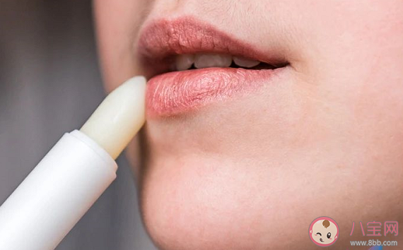 嘴唇越舔越容易干裂是因為什么 支付寶螞蟻莊園1月17日問題
