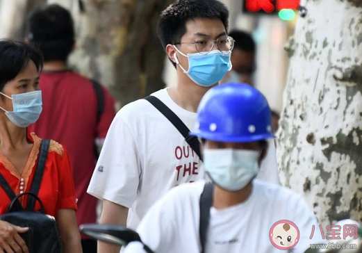 冬天戴口罩有水珠是怎么回事 冬天怎么戴口罩才不會濕 冬天戴口罩有水珠是怎么回事 冬天怎么戴口罩才不會濕