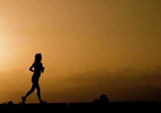 夜跑之后會不會影響睡覺質量 夜跑后要補充營養嗎