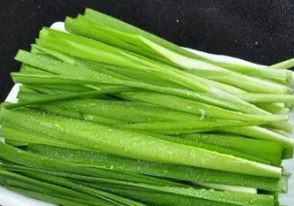 山韭菜和普通韭菜的區(qū)別有什么不一樣 山韭菜怎么吃有什么功效