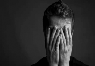 為什么人類會(huì)懼怕黑暗 非常怕黑怎么克服恐懼