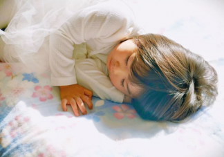 電熱毯小孩尿床會(huì)漏電嗎 小孩能睡電熱毯?jiǎn)?><p><strong>電熱毯小孩尿床會(huì)漏電嗎 小孩能睡電熱毯?jiǎn)?/strong></p></a></li>           <li><a href=