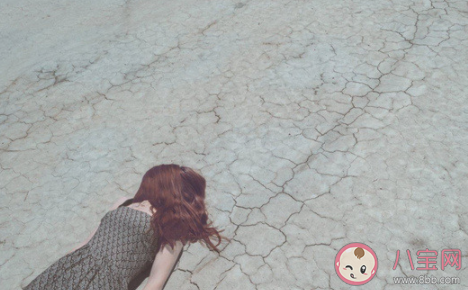 曖昧階段怎樣讓對方知道你生氣了 如何向曖昧對象表達吃醋