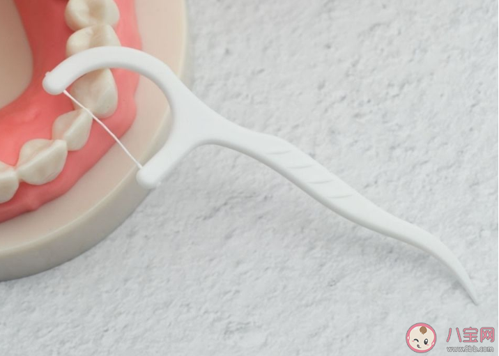 牙線棒可以重復使用嗎 塞牙是用牙線棒還是牙簽好