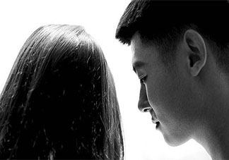 同事之間曖昧不清的表現(xiàn)有哪些 和同事曖昧開(kāi)玩笑的底線在哪