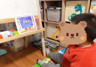 兒子會認(rèn)字了想發(fā)個(gè)朋友圈說說 小孩子認(rèn)真識字家長感言。