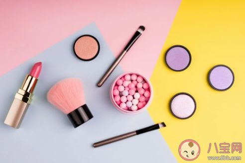 完美日記地理眼影盤真假怎么看 完美日記地理眼影盤飛粉嗎