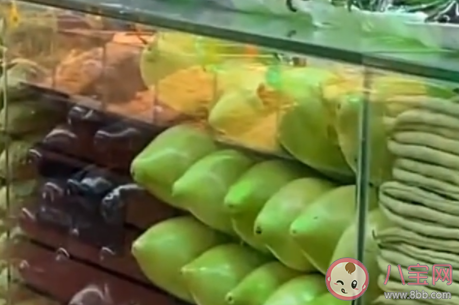 遼寧一超市蔬菜擺放太整齊引圍觀這么回事 蔬菜可以擺得多整齊 遼寧一超市蔬菜擺放太整齊引圍觀這么回事 蔬菜可以擺得多整齊