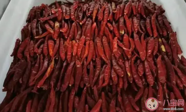 遼寧一超市蔬菜擺放太整齊引圍觀這么回事 蔬菜可以擺得多整齊 遼寧一超市蔬菜擺放太整齊引圍觀這么回事 蔬菜可以擺得多整齊