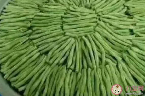 遼寧一超市蔬菜擺放太整齊引圍觀這么回事 蔬菜可以擺得多整齊 遼寧一超市蔬菜擺放太整齊引圍觀這么回事 蔬菜可以擺得多整齊