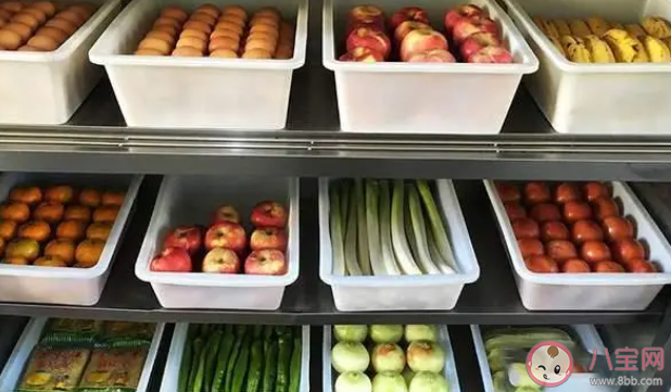 遼寧一超市蔬菜擺放太整齊引圍觀這么回事 蔬菜可以擺得多整齊 遼寧一超市蔬菜擺放太整齊引圍觀這么回事 蔬菜可以擺得多整齊