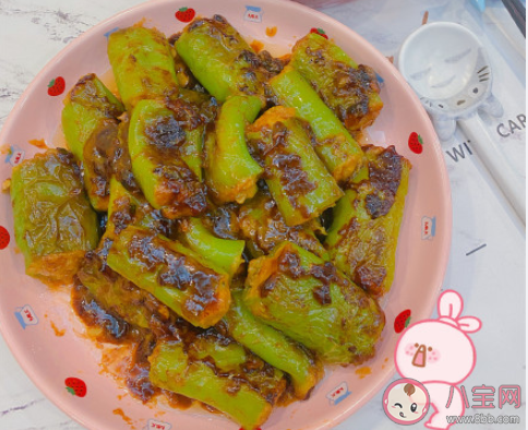 下飯虎皮椒釀肉怎么做好吃 十分下飯的菜譜介紹