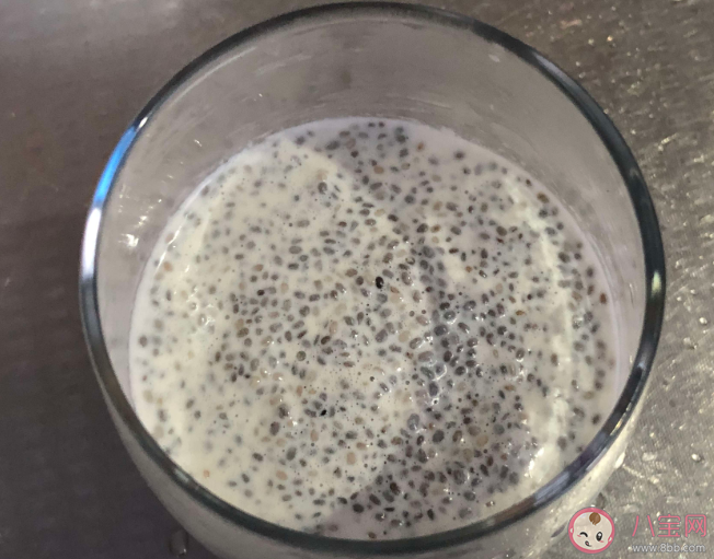 奇亞籽和牛奶搭配有什么功效 奇亞籽什么人不能吃