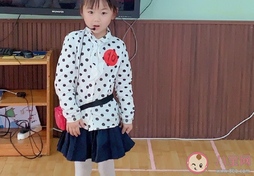 女兒第一次上臺主持家長朋友圈說說 關于女兒第一次上臺表演的鼓勵