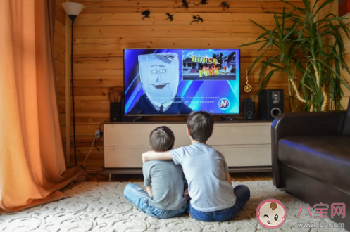 印刻效應(yīng)為什么導(dǎo)致孩子不能過(guò)早接觸電視 為什么兩歲以下的孩子不能看電視