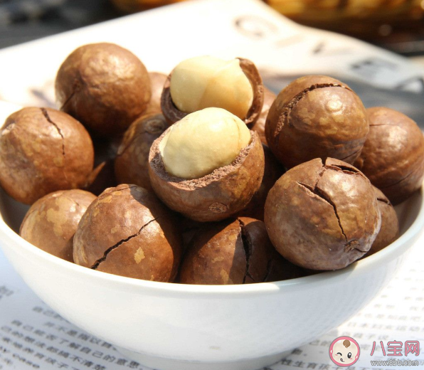 夏威夷果長出來就有口嗎 夏威夷果怎么徒手開殼