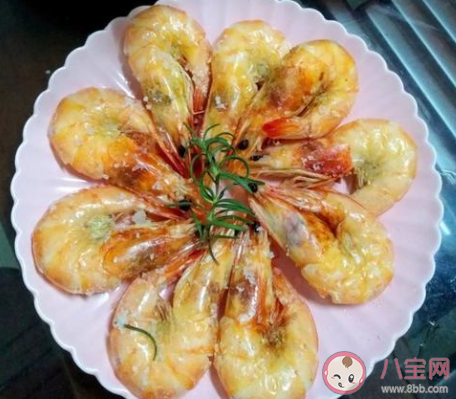 爆漿芝士蒜香吐司蝦怎么做 蝦有哪些美味的做法