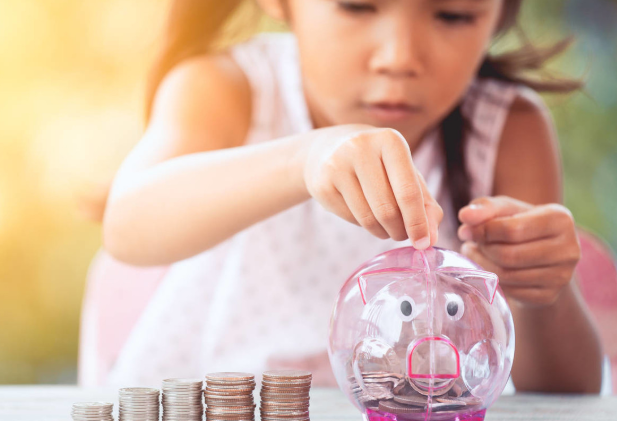 家里不富裕家長要告訴孩子嗎 如何給孩子樹立正確的金錢觀