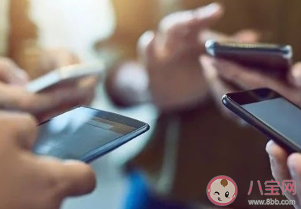 舊手機給父母用真的好嗎 父母用舊手機真的開心嗎