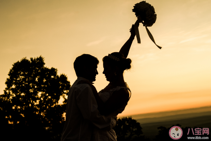 談戀愛需要迎合對方嗎 為愛改變多少算正常 談戀愛需要迎合對方嗎 為愛改變多少算正常