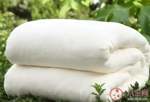 怎么判斷買的被子是不是黑心棉做的 棉被質量等級劃分 怎么判斷買的被子是不是黑心棉做的 棉被質量等級劃分