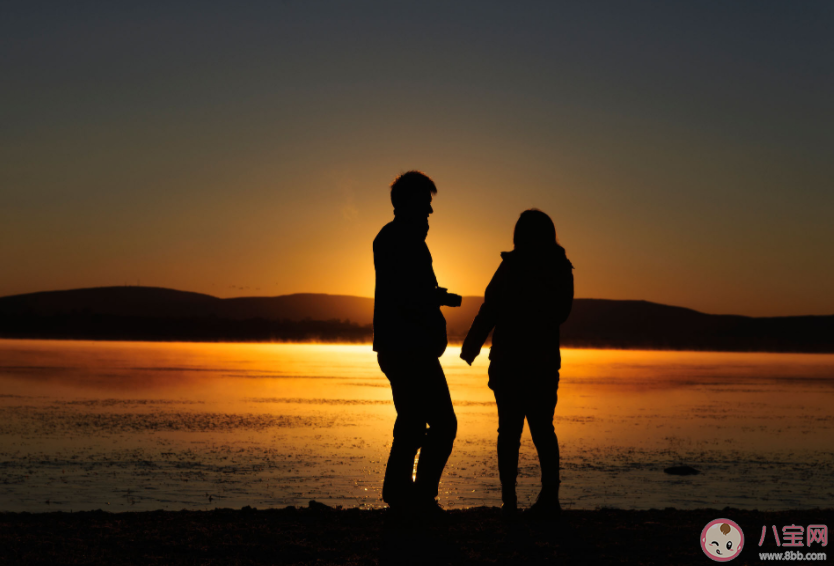 男生真喜歡一個女生會有什么樣的表現 男生喜歡女生的20個行為 男生真喜歡一個女生會有什么樣的表現 男生喜歡女生的20個行為