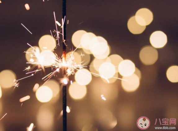 為什么鋼絲棉煙花要全部下架  鋼絲棉煙花有危險(xiǎn)嗎會(huì)傷人嗎