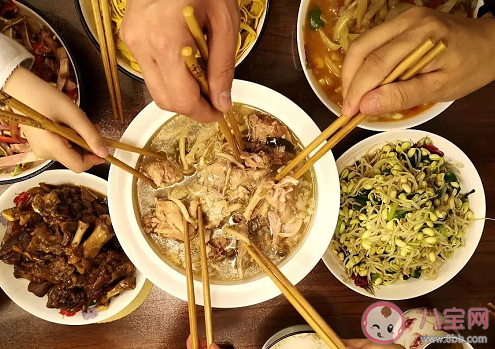 平時家里用的筷子多久換一次比較好 選擇哪種筷子不發霉 平時家里用的筷子多久換一次比較好 選擇哪種筷子不發霉