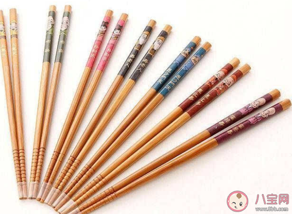 平時家里用的筷子多久換一次比較好 選擇哪種筷子不發霉 平時家里用的筷子多久換一次比較好 選擇哪種筷子不發霉