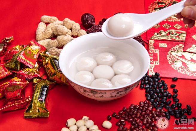 元宵節(jié)湯圓吃單數(shù)還是雙數(shù) 元宵和湯圓哪個(gè)好吃 元宵節(jié)湯圓吃單數(shù)還是雙數(shù) 元宵和湯圓哪個(gè)好吃