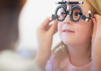 我國中小學(xué)生近視率近六成主要誘因是什么 防近視指南