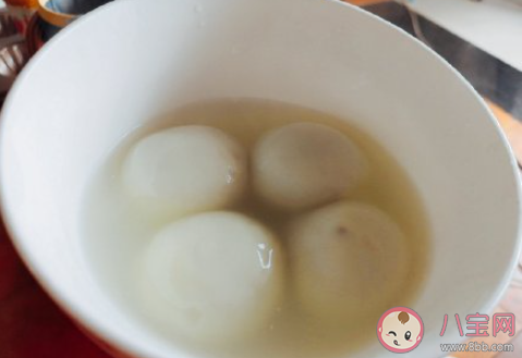 元宵節(jié)自己做湯圓的朋友圈文案 元宵節(jié)自制湯圓的朋友圈句子