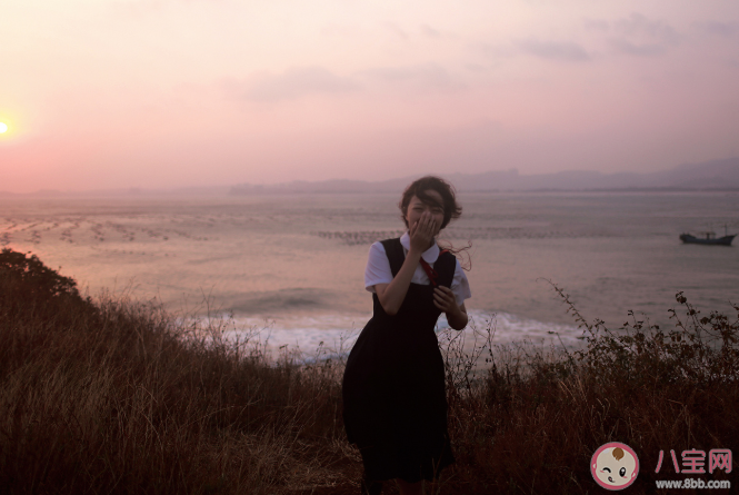 面對一個不喜歡自己的人還要不要堅持 喜歡的人不喜歡自己怎么辦