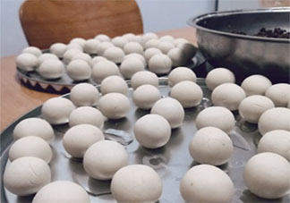 元宵節自己做湯圓的朋友圈文案 元宵節自制湯圓的朋友圈句子