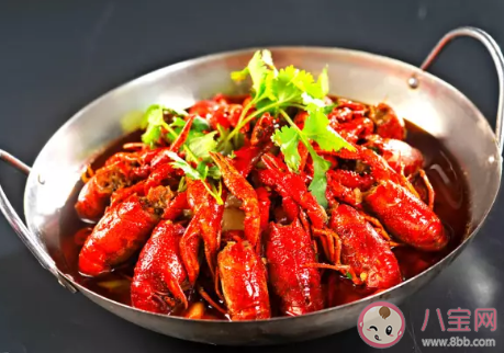 吃龍蝦時頭部到底能不能吃 小龍蝦選購小技巧