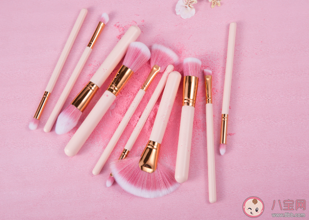 化妝刷應該多久清洗一次 怎么清洗化妝刷正確