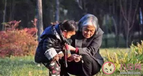 孩子到底該不該讓父母來帶 父母有義務(wù)幫忙帶孩子嗎 孩子到底該不該讓父母來帶 父母有義務(wù)幫忙帶孩子嗎