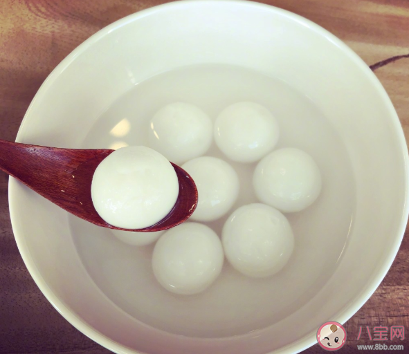 3歲內(nèi)的寶寶可以吃湯圓嗎 吃湯圓不好消化怎么辦