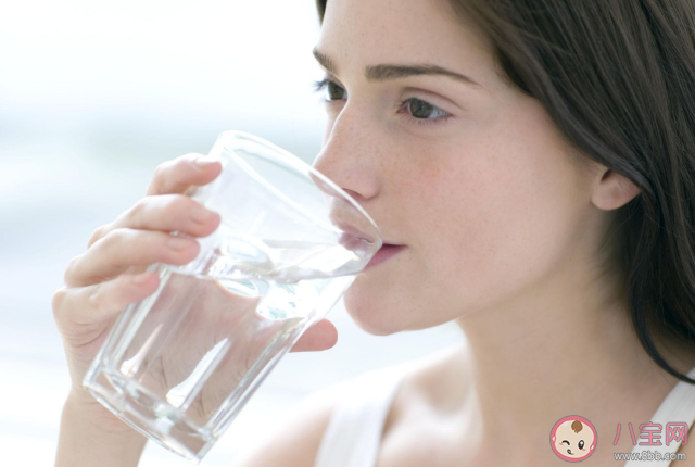 喝冷水能減肥提高新陳代謝嗎 怎么喝水才能收獲最佳的瘦身效果