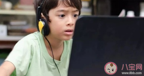 常戴耳機會耳聾嗎 戴耳機的正確方法