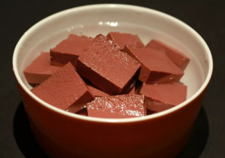 鴨血臟不臟可以放心吃嗎 怎么辨別真假鴨血