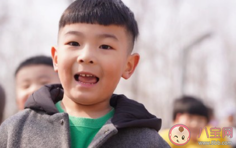 童年缺愛(ài)會(huì)對(duì)性格有哪些影響 童年缺愛(ài)會(huì)怎么樣