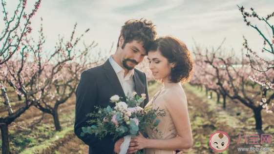 男生真的喜歡你有哪些表現(xiàn) 動了真情的表現(xiàn)特征