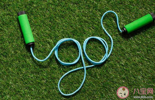 跳繩減肥一天跳多少個(gè)才有效 一分鐘多少個(gè)有減肥效果