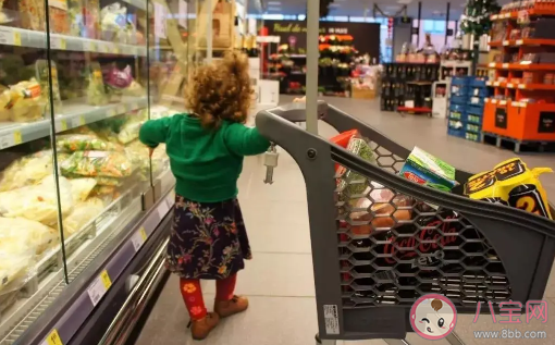 孩子在超市哭鬧要買玩具怎么辦 家長應該如何正確教育