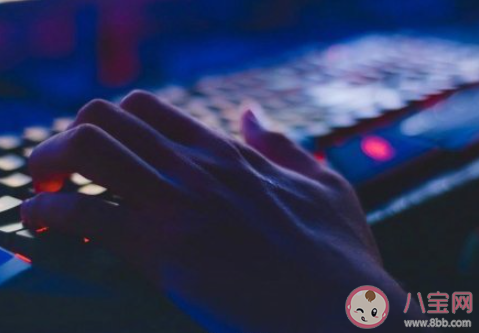 為什么網(wǎng)吧一年倒閉超12000家 淡出視野的網(wǎng)吧路在何方