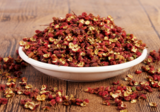 花椒搭配什么泡腳效果好 花椒水泡腳有什么禁忌